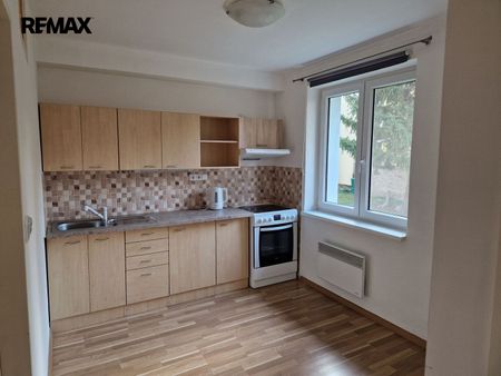Pronájem bytu 1+1 v osobním vlastnictví 32 m², Louny - Photo 2