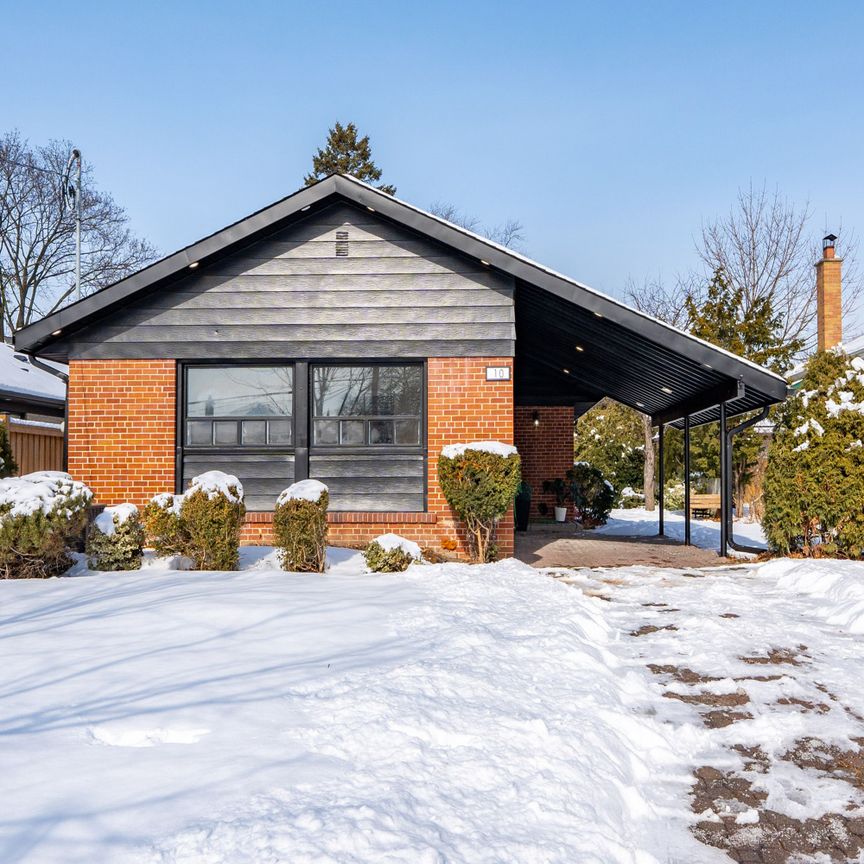 For Lease - 10 Sealcove Drive, Toronto, Ontario - Photo 1