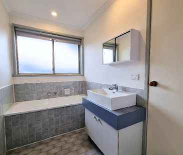 59 Carlisle Drive, Epping VIC 3076 - House For Rent | Domain - Photo 2