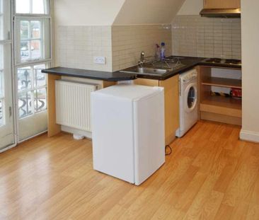 Studio to rent - Photo 3