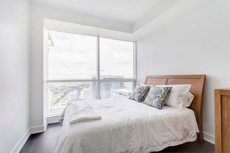 1050 Rue Drummond, #3705 - Photo 2