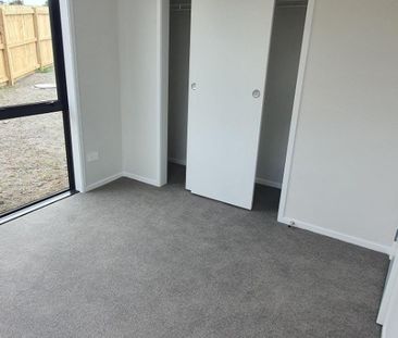 33 Redhills Road, Massey, Auckland - Photo 6