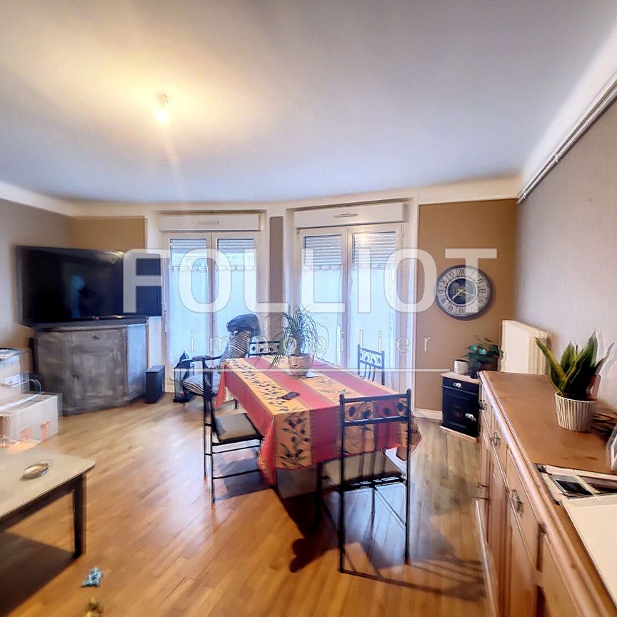 A LOUER - CENTRE VILLE DE VIRE NORMANDIE - GRAND T2 de 68,99 m² EN PARFAIT ÉTAT - Photo 1