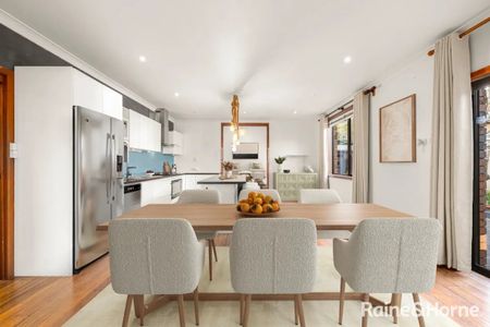 Stunning 4 -Bedroom Family Home for Lease - 17 Park Road, Sans Souci - Photo 3