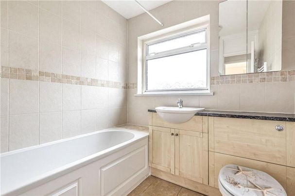 2 bedroom property to rent - Photo 1