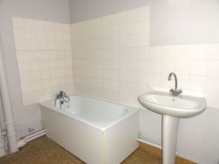 Location Appartement 2 pièces 45m² LE CREUSOT 71200 - Photo 5