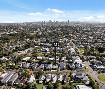 Charming 3-Bedroom Home with Large Backyard in Morningside - Photo 3
