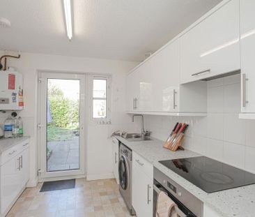 2 bedroom detached bungalow to rent - Photo 2