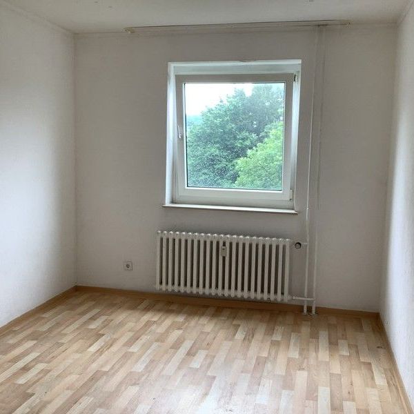 Umzug gefällig? Geräumige 3-Zi.-Wohnung / WBS erforderlich - Foto 1