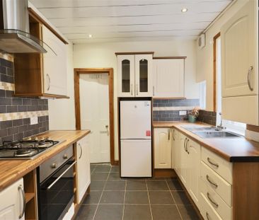 2 bedroom Student Flat to rent in Oakland Road, Jesmond, Newcastle ... - Photo 2