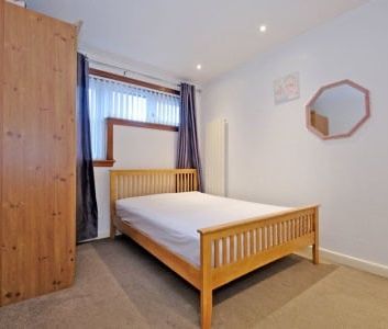 3 Bed Terraced House, Rowan Road, AB16 - Photo 4
