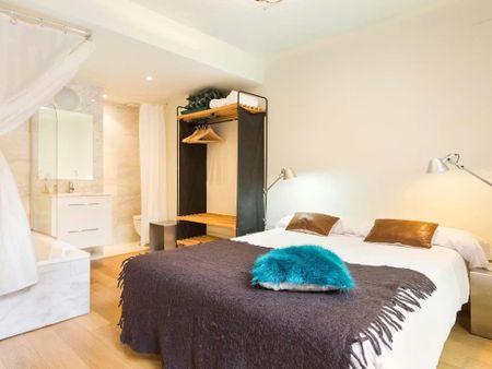 Carrer de Roger de Flor, Barcelona, Catalonia 08013 - Photo 2