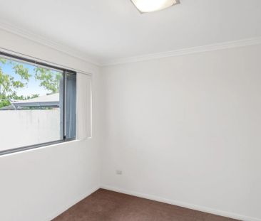 Modern 2 Bedroom - Bright, Spacious & Perfect for Entertaining! - Photo 5