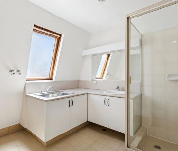 Loft Style Apartment - Photo 3