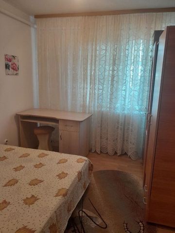 Apartament 2 camere de închiriat — Zona Podu de Piatră - Fotografie 2