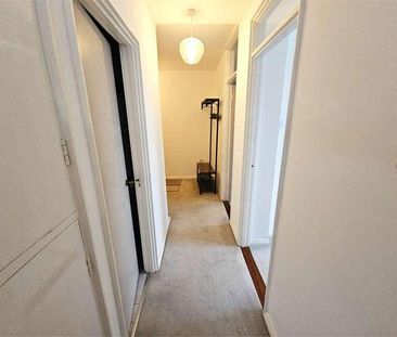 St Clements Court East, Leigh On Sea, Leigh On Sea, SS9 - Photo 1