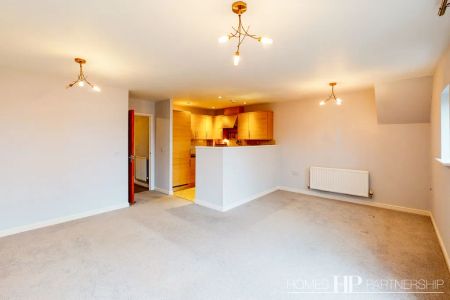 Stone Court, Crawley, RH10 - Photo 2