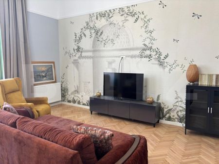 Vilă istorică 3 camere, 100 mp, zona Central - Fotografie 2