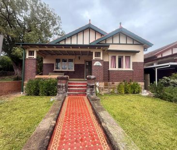 Beautiful 3-Bedroom Home in Prime Ashfield Location - Photo 1