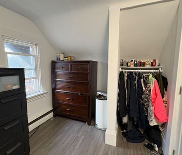 For Lease - 2177 Lakeshore Road Unit# Upper, Burlington, Ontario - Photo 6