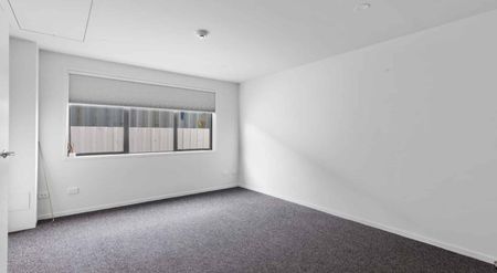 Huge garage/workshop and beautiful home!! - Photo 3