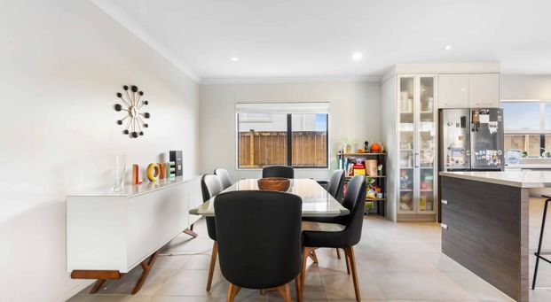 Spacious Family Living - Unbeatable Location - Photo 1