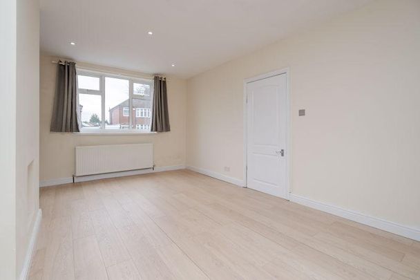 3 bedroom semi-detached house to rent - Photo 1