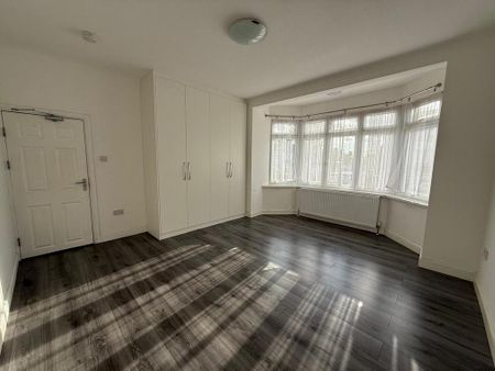 1 bedroom in a house share to rent - Photo 4