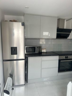 Studio Flat, Park Road, IG1 - Photo 1