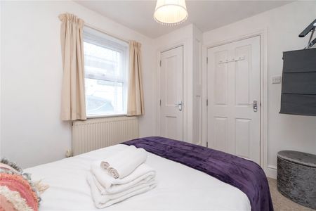 2 Bedroom - Photo 2