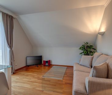 Furnished top floor apartment in Oberföhring - Photo 2