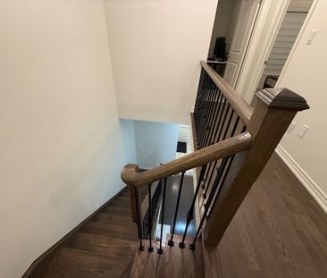 For Lease - 70 FRUITFUL Crescent, Whitby, Ontario - Photo 2