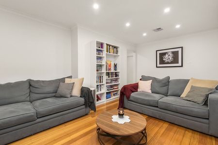 33 Louise Street, Heidelberg VIC 3084 - Photo 2