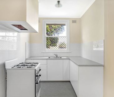Neat and Tidy Home, Ideally Located! - Photo 3