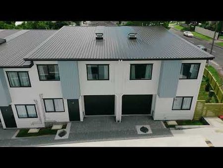 Brand New Living with Stunning Waitakere Range... - Photo 5