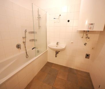 Direkt im Zentrum - 2 Zimmer Wohnung mit großem begehbaren Schrank ... - Foto 4