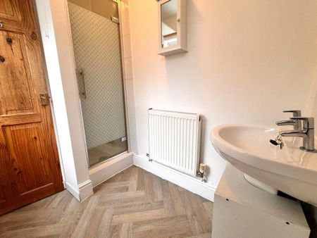 2 bedroom terraced house to rent - Photo 2