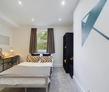 1 bedroom in a house share to rent - Photo 3