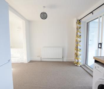 2 bedroom End of terrace house To Let - Photo 6