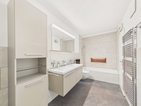 6.5 Zimmer, 186 m², 2. Stock - Photo 4