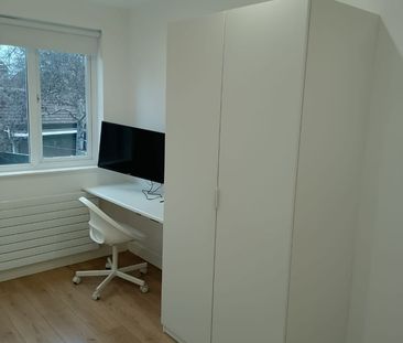 Room in a Shared House, Church Road, CR4 - Photo 2