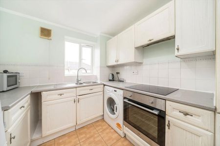 2 bedroom flat to rent - Photo 4