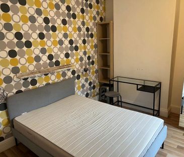 4 bedroom terraced house to rent - Photo 2