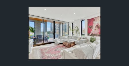 Discover comfortable, low-maintenance city living in this modern 1-bedroom apartment. - Photo 2