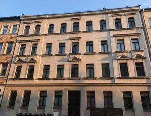 Frisch sanierte 2-R-Wohnung mit Einbauküche zu vermieten - Foto 1