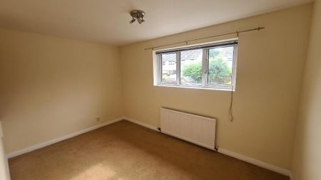 2 bedroom semi-detached house to rent - Photo 4
