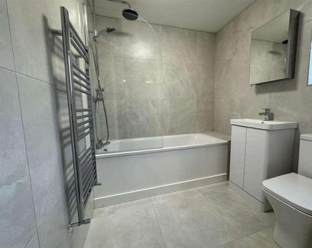 Community Road, Greenford, UB6 - Photo 5