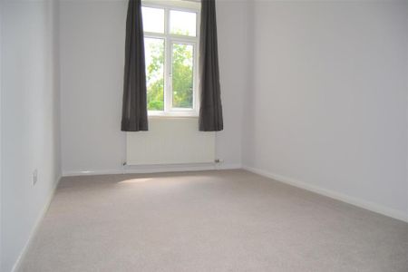 3 bedroom detached bungalow to rent - Photo 4