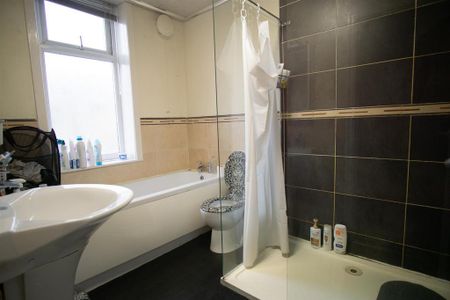 2 bedroom terraced house to rent - Photo 5