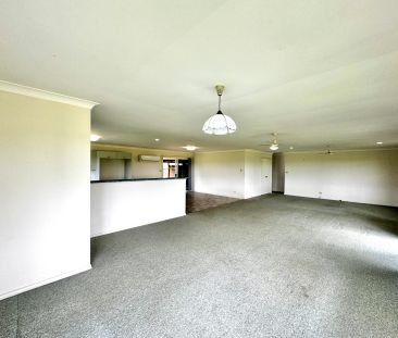 Charming Rural Farmhouse - Photo 1